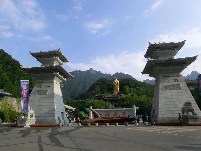 河南栾川老君山风景区-河南栾川老君山风景区有去登封的大巴车吗